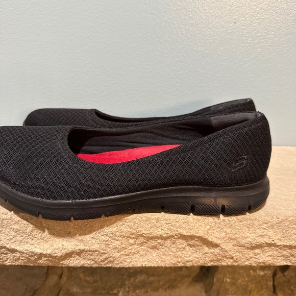 Skechers WORK Black Loafers Slip Resistant Red Insole EUC - Picture 4 of 6